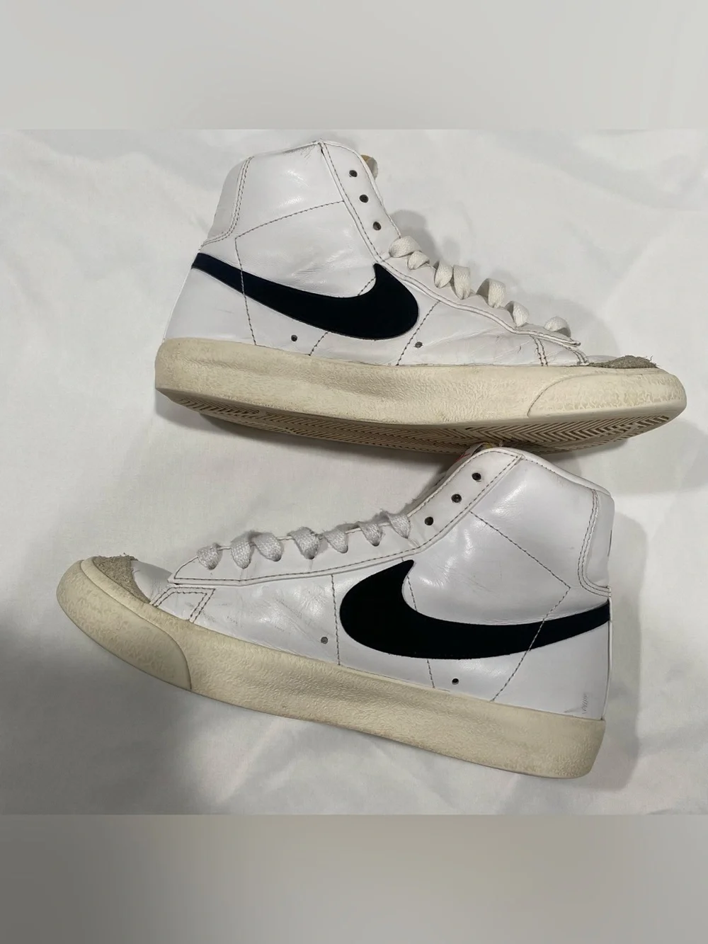 Nike Women’s Blazer Mid ’77 White Size 7.5m 9W– Leather Black Swoosh CZ-1055-100
